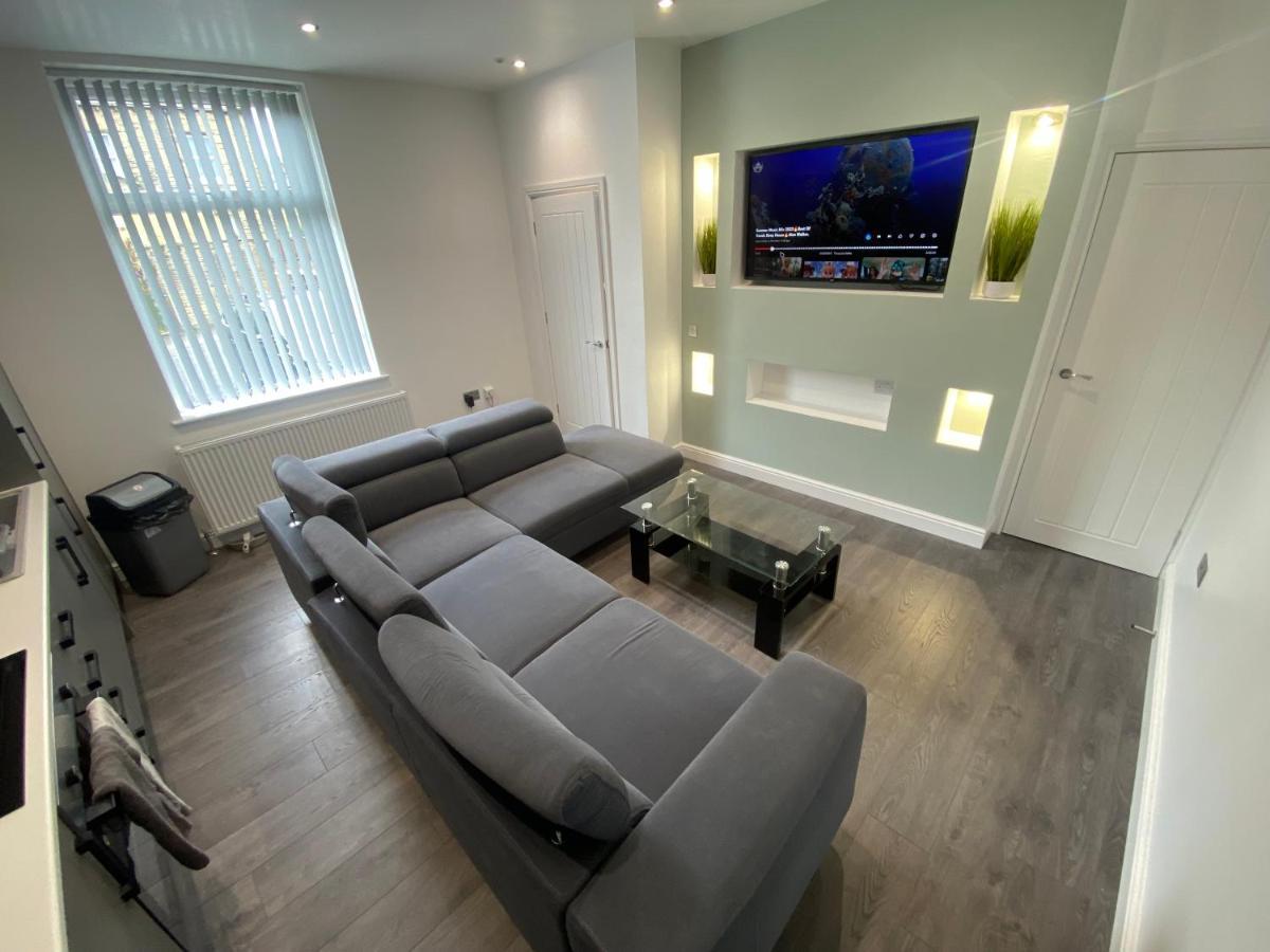 Villa Entire Luxury House Elland Exterior foto