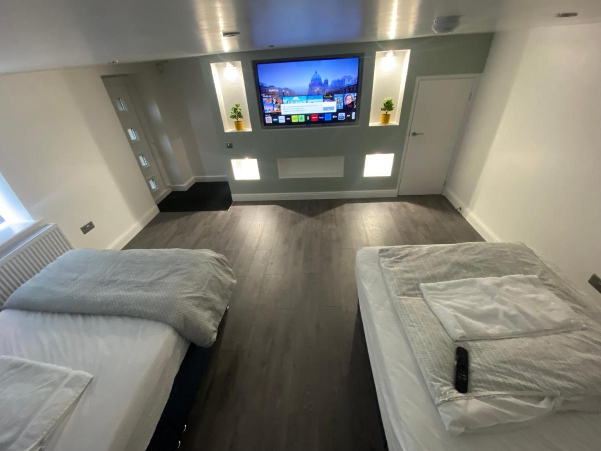 Villa Entire Luxury House Elland Exterior foto