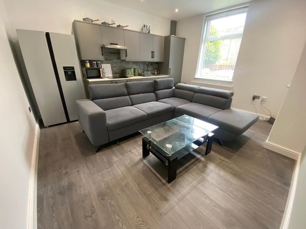 Villa Entire Luxury House Elland Exterior foto